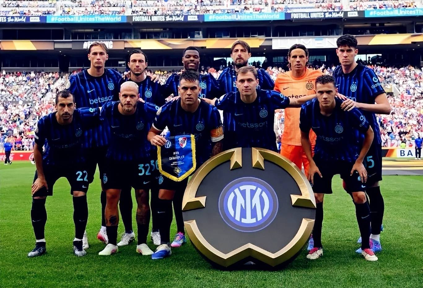 NBA西部：湖人火箭连续下滑，黑马逆袭，2-7竞争激烈，勇士又松了