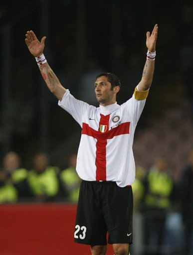 巴萨球迷在进决赛前高喊梅西的名字！巴萨进决赛！请神成功！