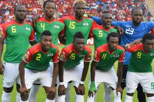 公牛大胜独行侠终结连败