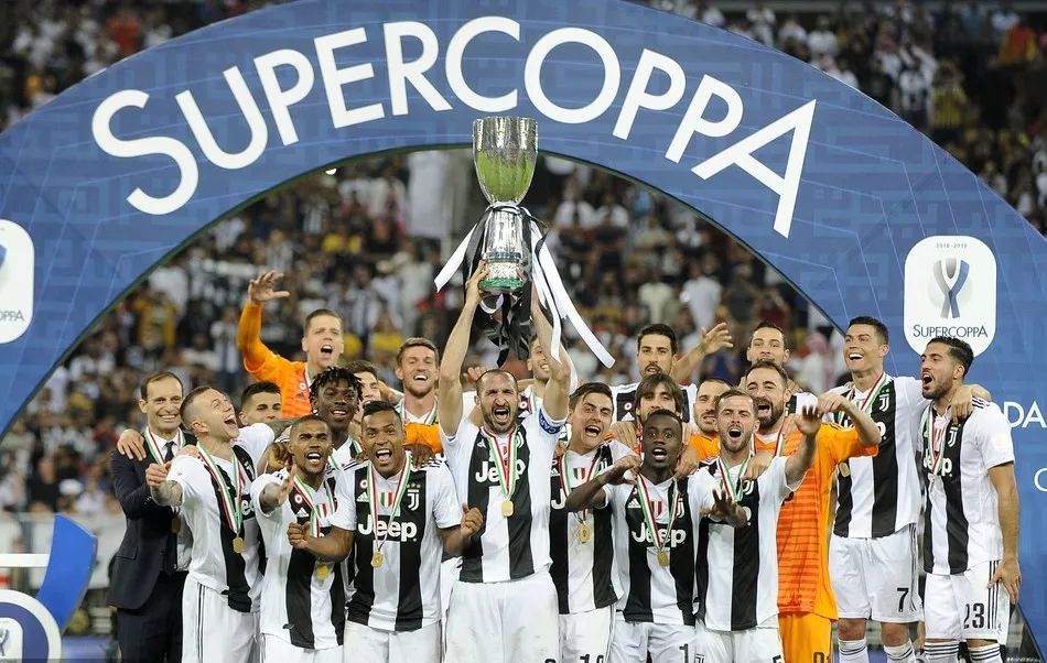 又是国家德比，巴萨和皇马连续4年会师西超杯决赛